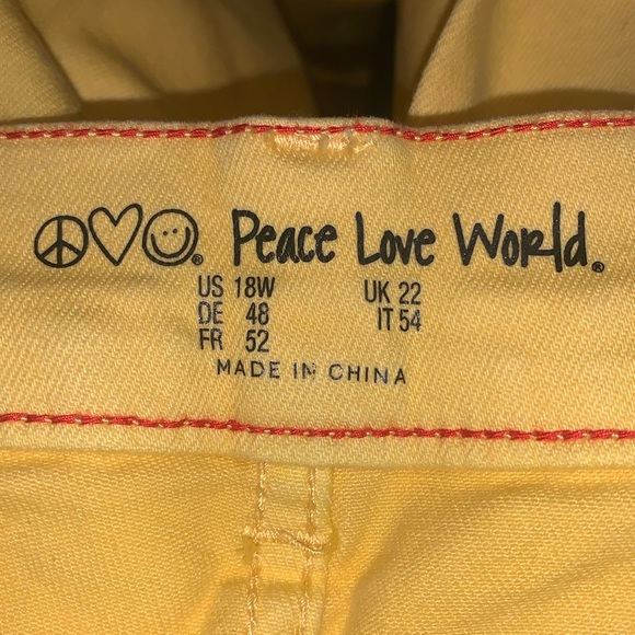 NWT Peace Love World Jeans Bright Yellow
Extra Wide Leg Bell Bottoms Size 18W - Picture 7 of 8